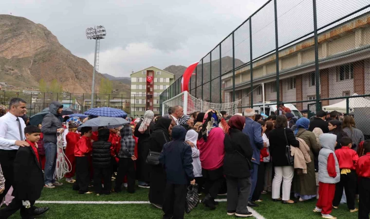 23 Nisan kutlamalarına yağmur engeli