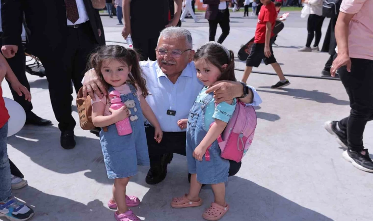 2’nci Kitap Fuarı ve Şenliği miniklerle doldu taştı