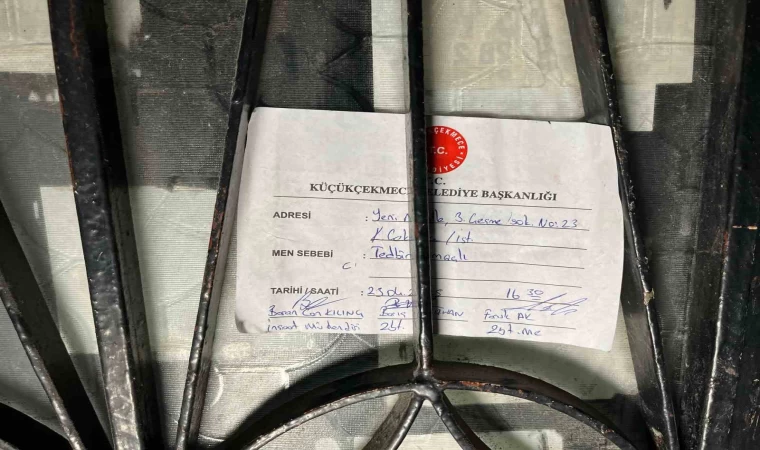 6.2 büyüklüğündeki deprem sonrası ”riskli” olduğu değerlendirilen bina tahliye edildi