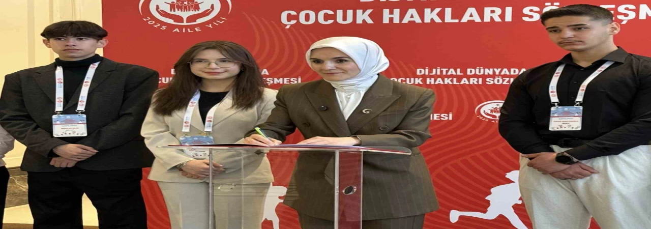 Aile ve Sosyal Hizmetler Bakanı Göktaş, ”Dijital Dünyada Çocuk Hakları Sözleşmesi”nin ilk imzasını attı
