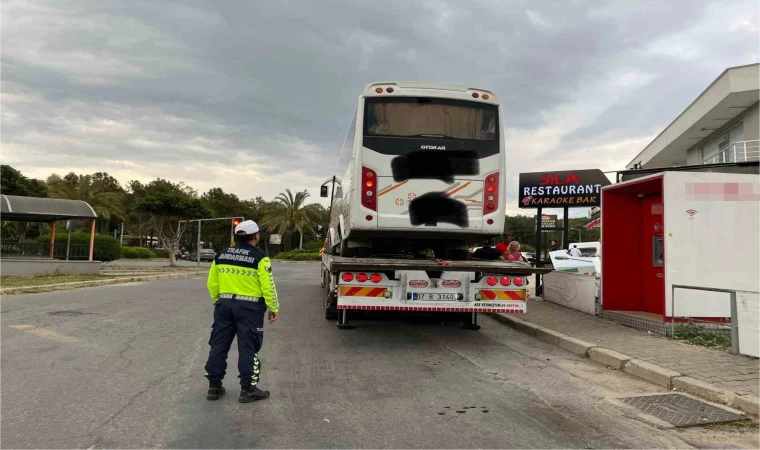 Alanya’da korsan taşımacılık yapan servis sürücüsüne 46 bin TL ceza