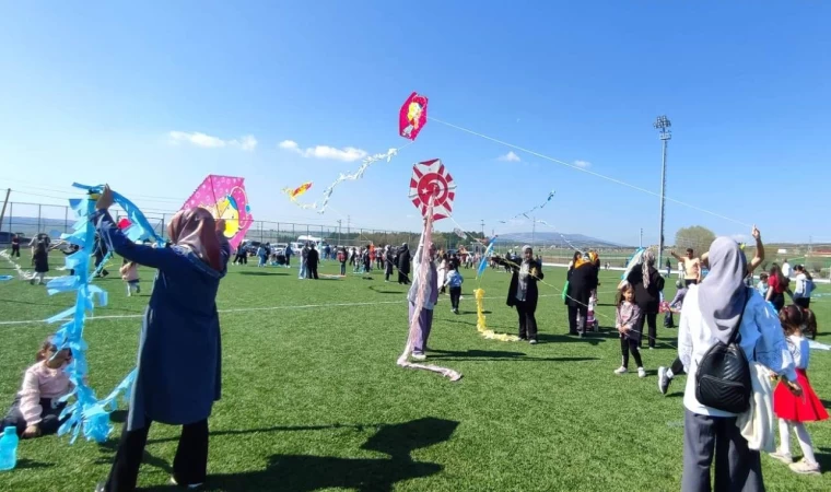 Altıntaş’ta uçurtma şenliği