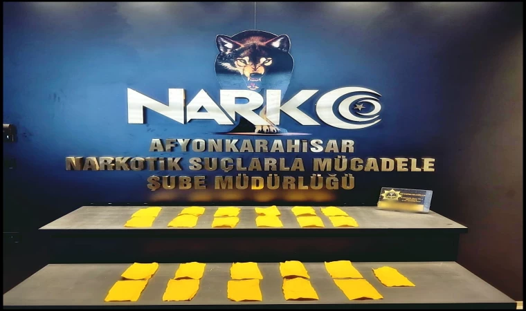 Aracın gizli bölmesinde ki uyuşturucuyu polis böyle buldu