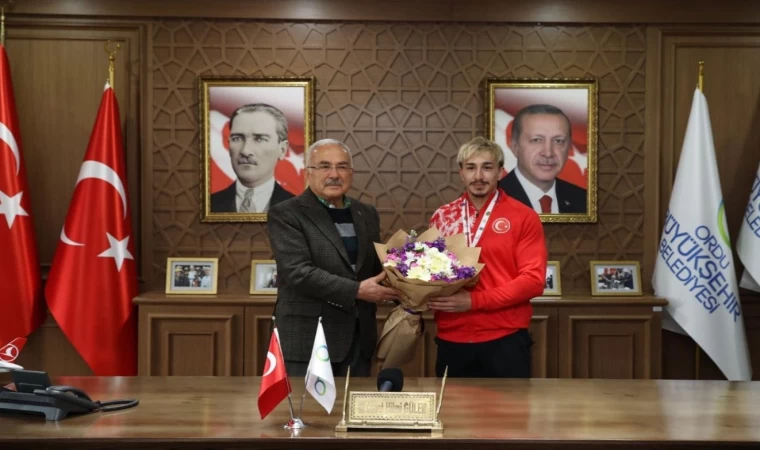 Avrupa şampiyonu milli halterci Yusuf Fehmi Genç, Ordu’da coşkuyla karşılandı