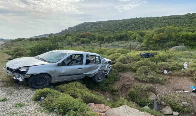 Ayvacık’ta şarampole yuvarlanan araçtaki 4 kişi yaralandı