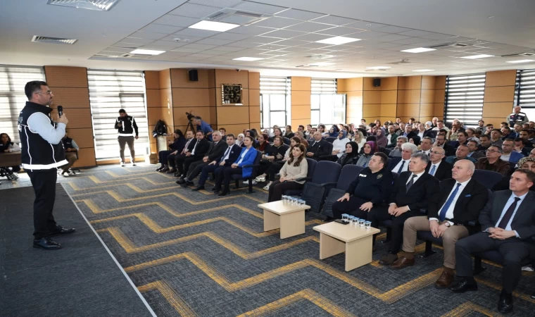 Bafra’da En İyi Narkotik Polisi Anne ve SİBERAY Semineri