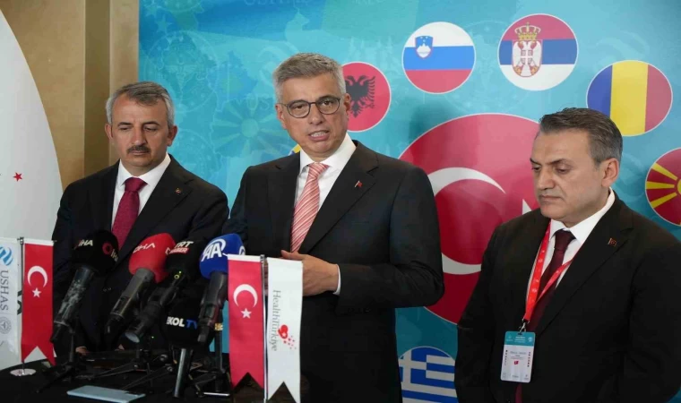 Bakan Memişoğlu: ”(İstanbul depremi) Şu anda hastanelerimizde 32 yaralımız var, durumları iyi”