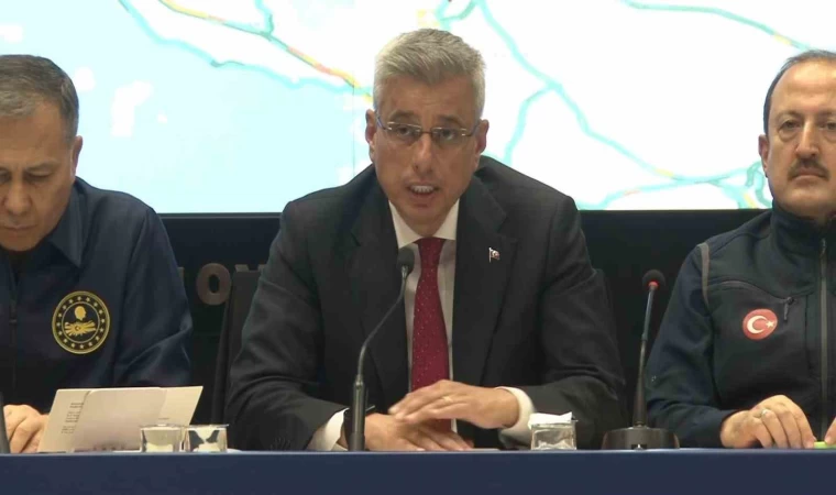 Bakan Memişoğlu: ”Tüm hastanelerimizde hizmetlerimiz kesintisiz sürüyor”