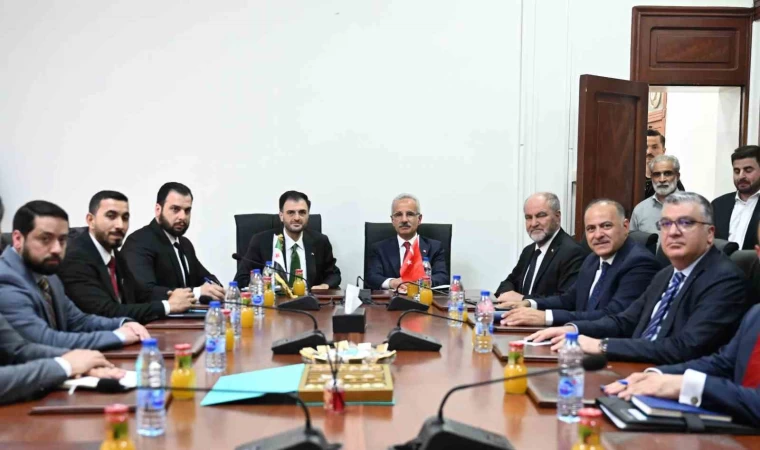 Bakan Uraloğlu, Suriye İletişim ve Bilgi Teknolojileri Bakanı Heikel ile görüştü