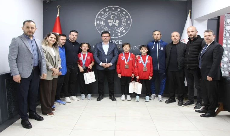 Başarılı sporcular ödüllendirildi