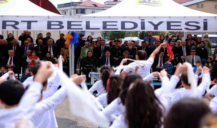 Bayburt’ta 23 Nisan Ulusal Egemenlik Çocuk Bayramı kutlandı