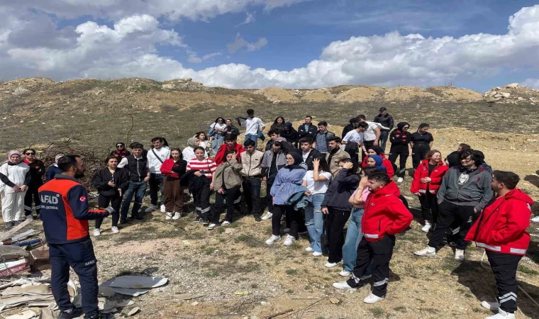 Bayburt’ta öğrencilere yönelik arama kurtarma tatbikatı gerçekleştirildi