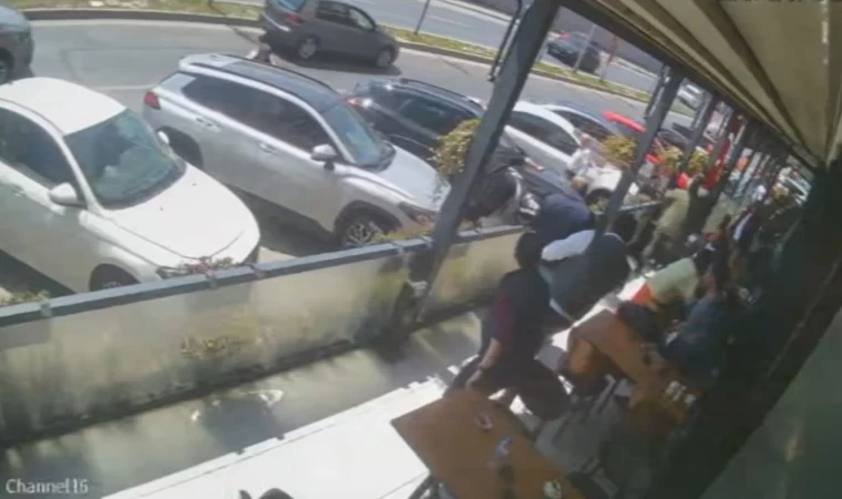 Beylikdüzü restaurantta yaşanan panik anları güvenlik kamerasına yansıdı