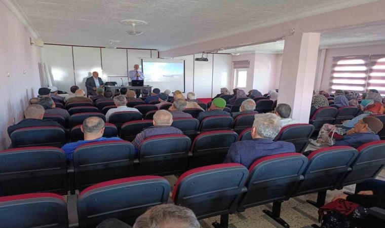 Beyşehir’de hacı adaylarına eğitim semineri