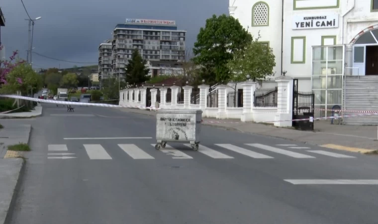 Büyükçekmece’de minaresi hasar alan cami ibadete kapatıldı