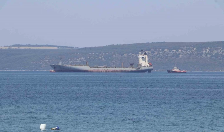 Çanakkale Boğazı’ndan geçen konteyner gemisi makine arızası yaptı