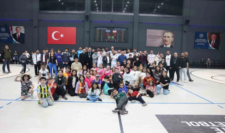 Çayırova Belediyesi, yarı final için sahaya çıkıyor