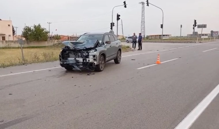 Cip ile motosiklet çarpıştı: 2 ağır yaralı