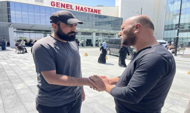 Çocuk bayramının buruk iki babası