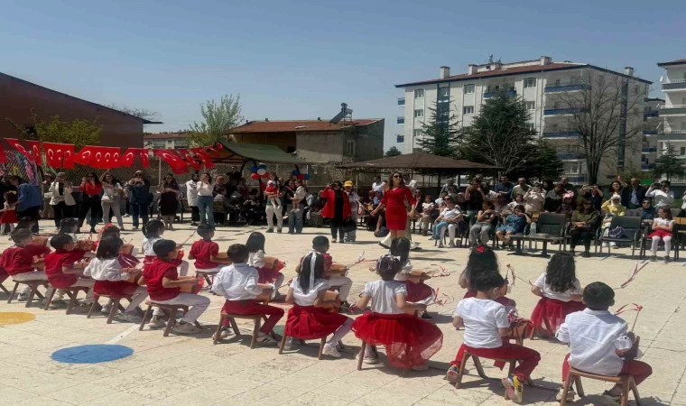 Çocuklara üniversitelilerden eğlenceli bayram etkinliği