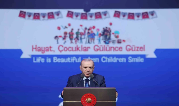 Cumhurbaşkanı Erdoğan: ”AFAD ve Sağlık Bakanlığımız, devletimizin tüm birimleri teyakkuz halinde, arama tarama çalışmaları hassasiyetle devam ediyor”