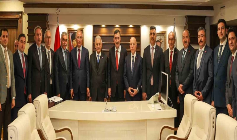 Cumhurbaşkanı Yardımcısı Yılmaz Büyükşehir Belediyesi’ni ziyaret etti