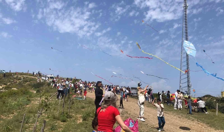 Datça’da 23 Nisan’da gökyüzü uçurtmalarla şenlendi
