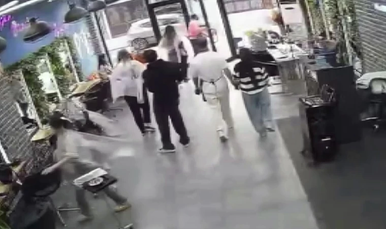 Deprem anında Sakarya’daki panik güvenlik kameralarına böyle yansıdı