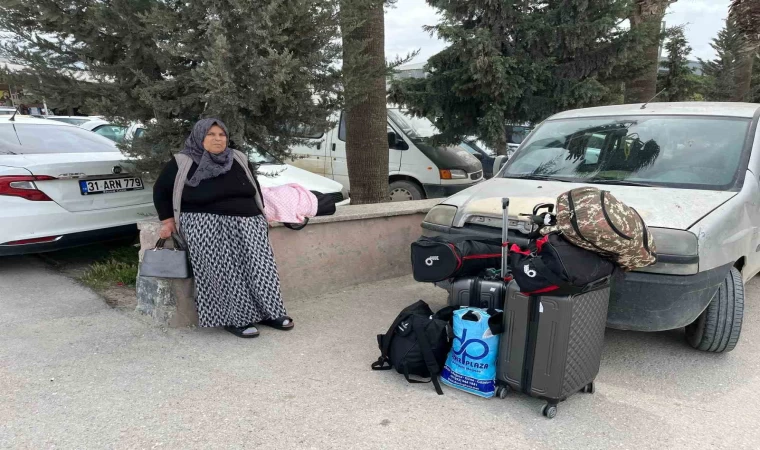 Depremden kaçıp İstanbul’a sığınan afetzedeler korkuyla memleketlerine dönmeye başladılar