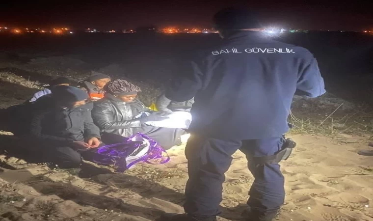 Dikili’de 7 düzensiz göçmen yakalandı