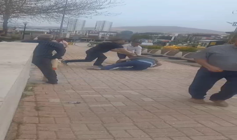 Elazığ’da adliye önünde gruplar birbirine girdi