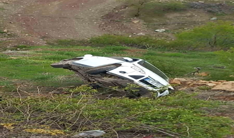 Elazığ’da otomobil yan yattı: 1 yaralı