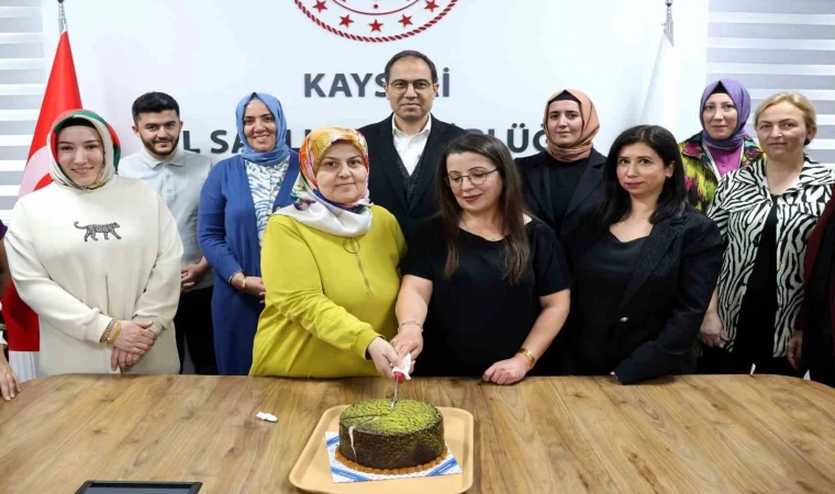 Erşan, Ebeler Haftası’nı kutladı