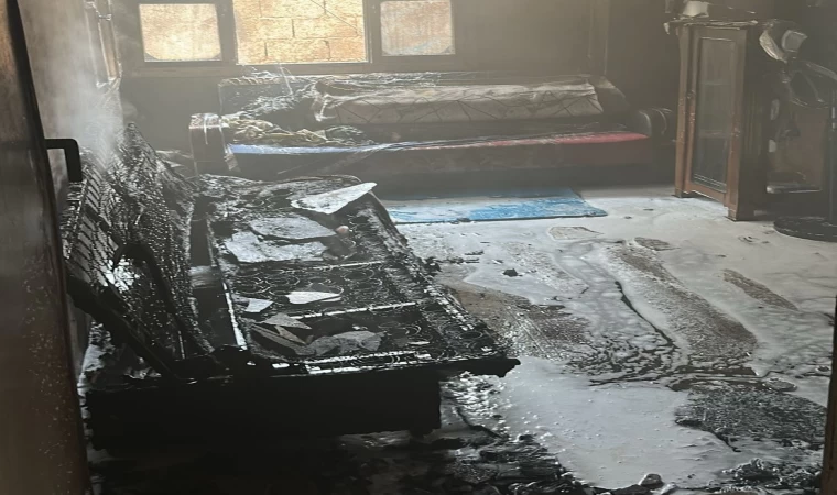 Evde çıkan yangın maddi hasara neden oldu