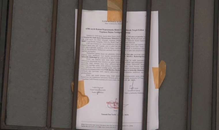 Fatih’te 6,2’lik depremde hasar alan 3 bina boşaltıldı