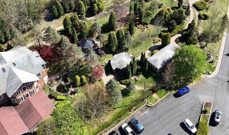 FETÖ elebaşının mezarı camlarla çevrildi