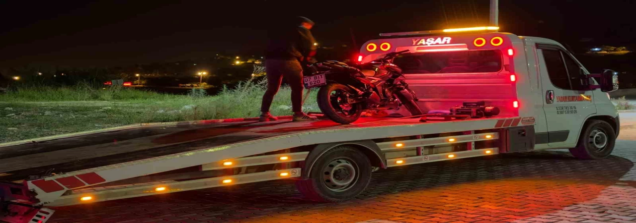 Gazipaşa’da seyir halindeki motosikletten düşen yolcu yaralandı