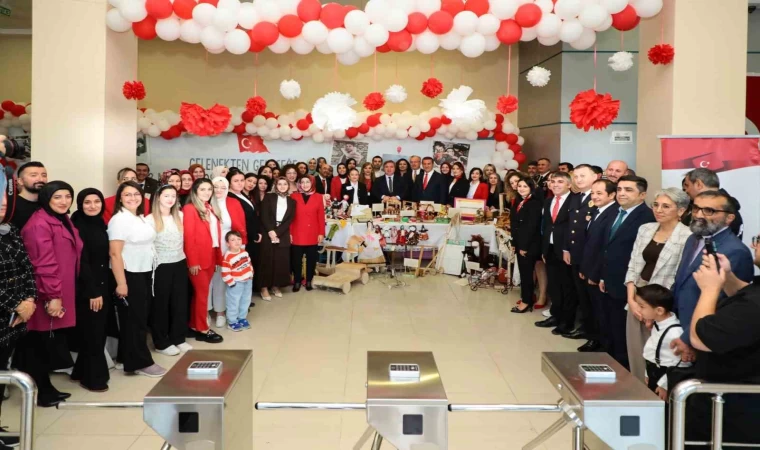 Gelenekten Geleceğe 23 Nisan Nostaljik Oyuncak Sergisi açıldı