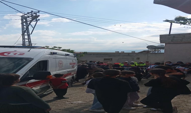 Geri manevra yaptı, 5 aylık hamile eşini ezdi: Genç kadın hayatını kaybetti