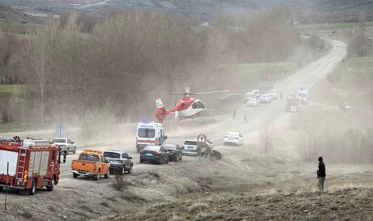 (Güncellendi) Öğretmenleri taşıyan minibüs kazaya karıştı: 1 ölü, 2’si ağır 14 yaralı