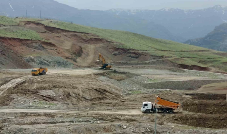 Hakkari’de ikinci futbol stadı için çalışmalar başladı