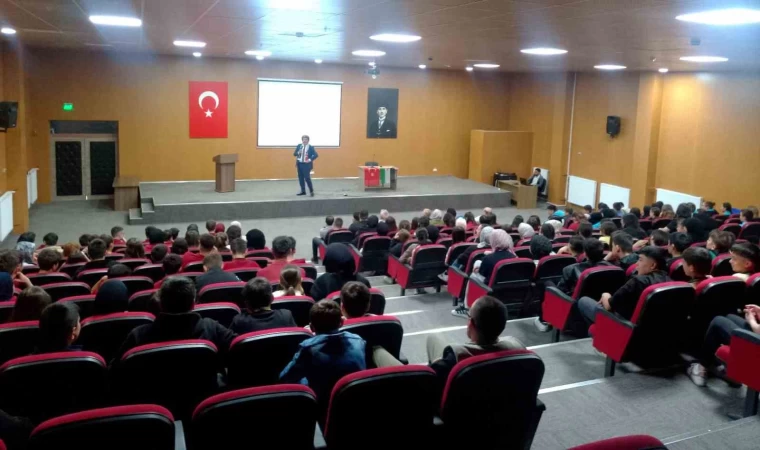 Hisarcık’ta ”Eğitimde Rol Modeller” adlı konferans
