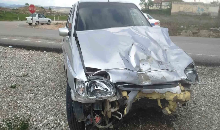 Hisarcık’ta trafik kazası: 3 yaralı