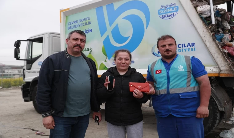 İçinde telefon ve para olan çantasını yanlışlıkla çöpe attı