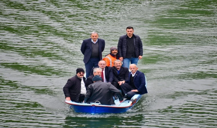 İki ilin komşu ilçeleri tek köprüde buluşuyor