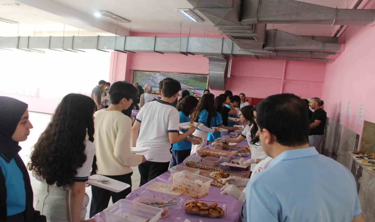 İki liseden Gazzeli çocuklara destek