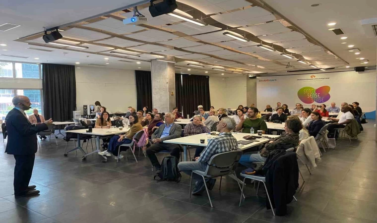 İngiliz profesörden İzmir Ekonomi’ye tam not