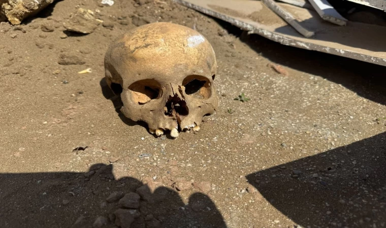 İnşaat işçilerinin bulduğu kafatası ekipleri harekete geçirdi