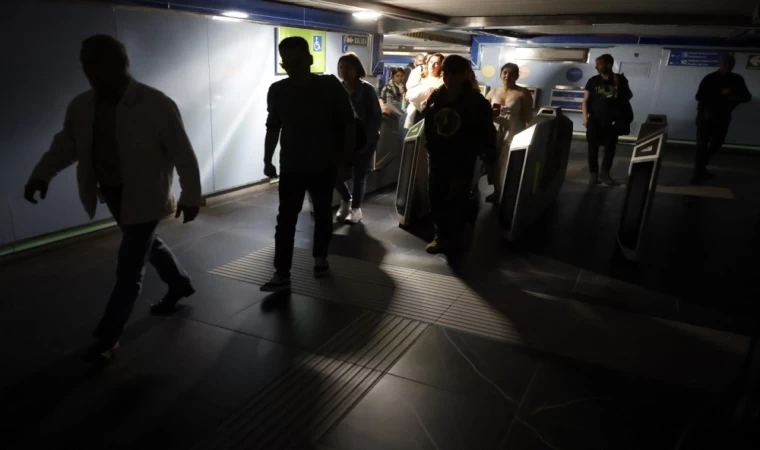 İspanya’ya yeniden elektrik verilmesi 10 saati bulabilir