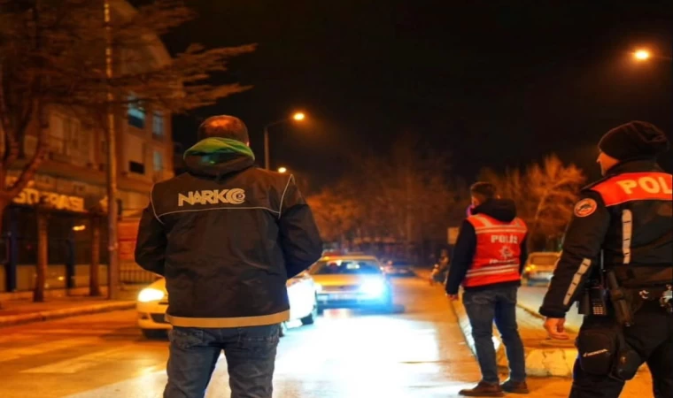 Isparta’da asayiş ve trafik denetiminde 19 sürücüye ceza